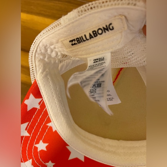 Women’s Billabong Red and White Stars  Mesh Snap Back Trucker Baseball - Picture 4 of 6